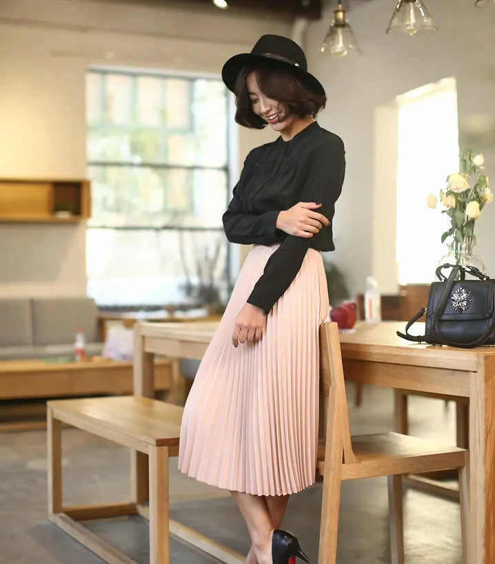 Spring &amp; Autumn Women&#39;s High-Waist Pleated Elastic Skirt: Solid Color Half-Length in Black &amp; Pink