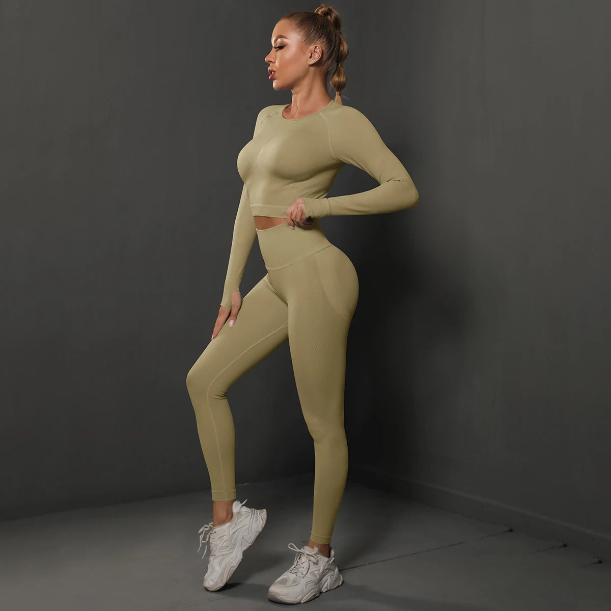 2-Piece Women&#39;s Seamless Gym Set: Bubble Butt Sports Pants &amp; Long Sleeve Top for Activewear