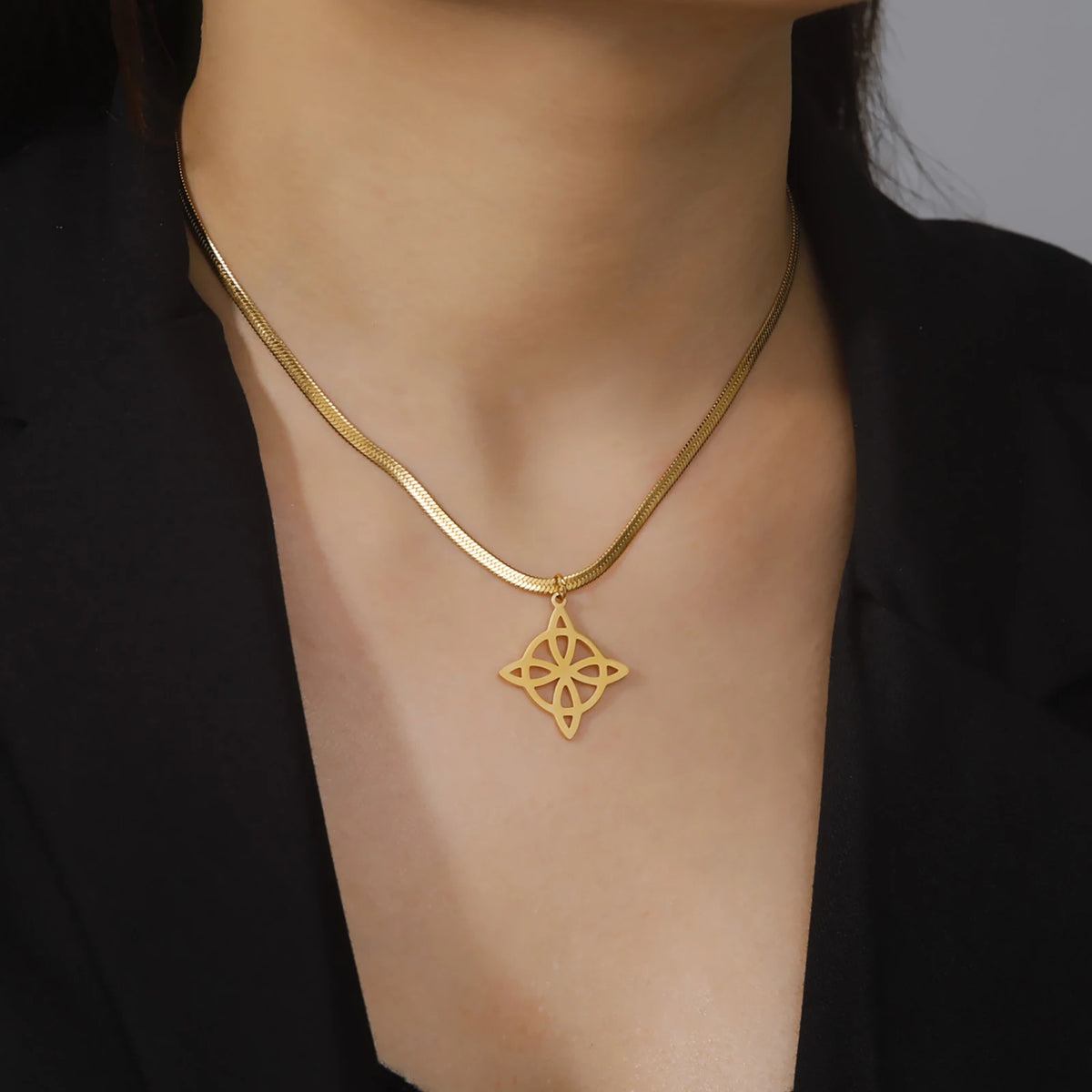 Skyrim Witch Knot Necklace – Gold Stainless Steel Snake Chain Choker, Celtic Wicca Amulet for Women