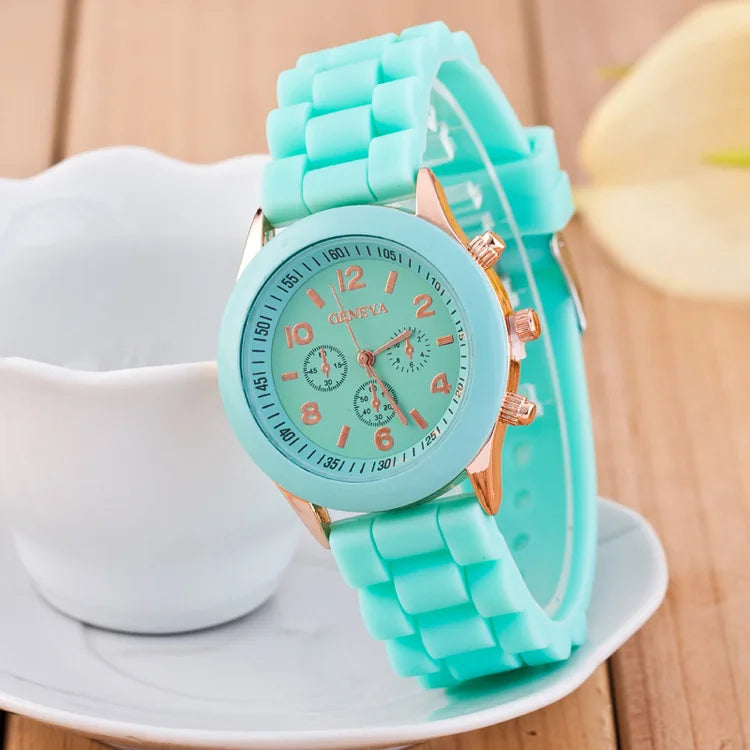 Women’s Fashion Luxury Watch – Silicone Strap Quartz Wrist Watch for Females