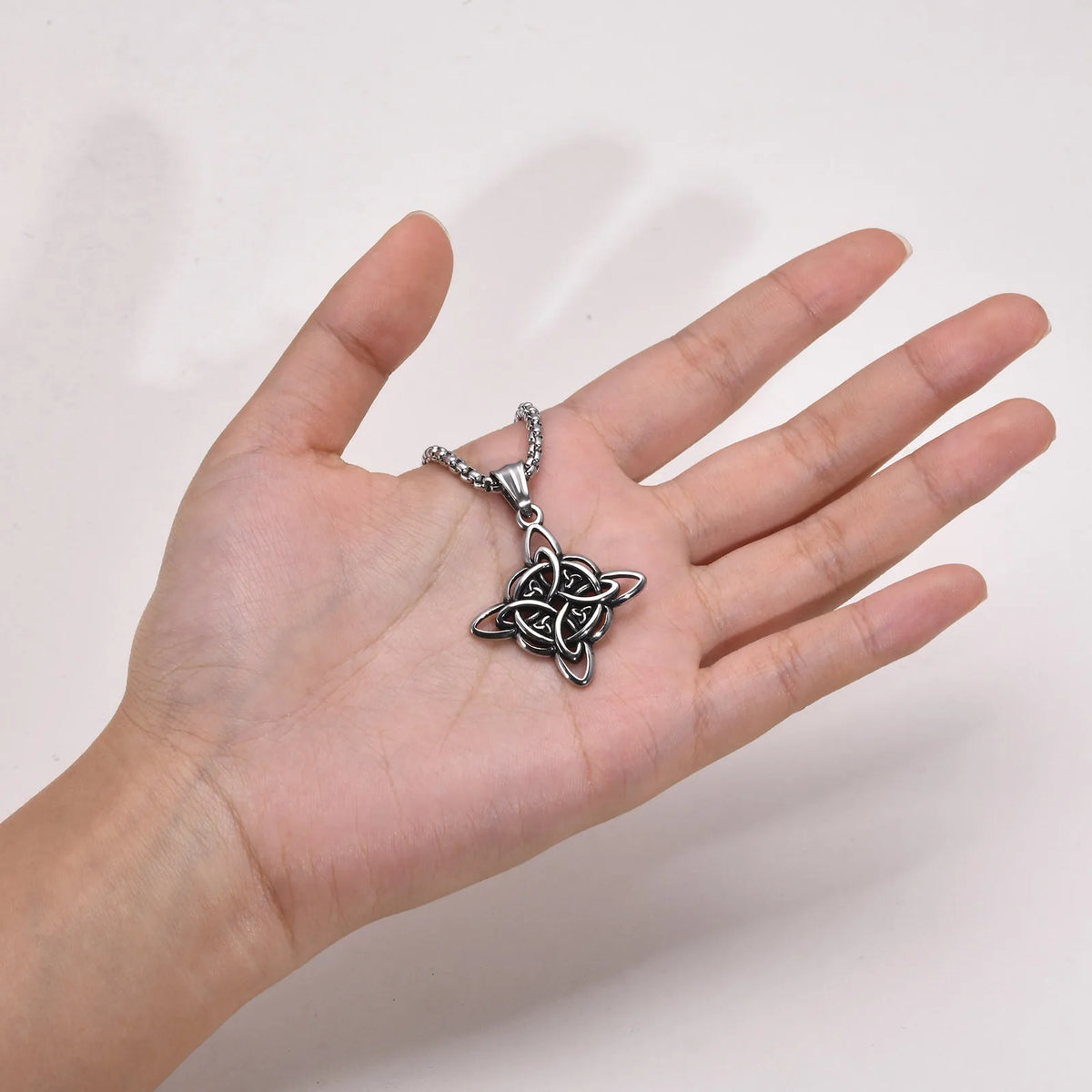 Vnox Vintage Celtic Knot Pendant Necklace for Men and Women, Stainless Steel Nordic Triquetra Amulet, Witches Knot Fashion Jewelry