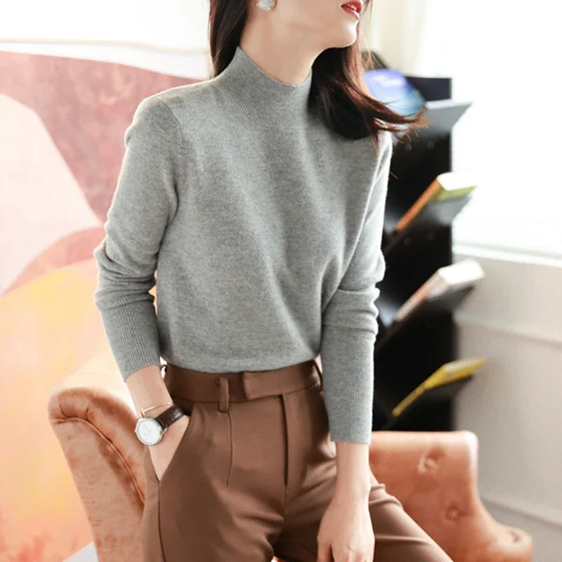 Women&#39;s Chic Turtleneck Sweater: Slim Fit, Soft Knit Pullover for Autumn/Winter