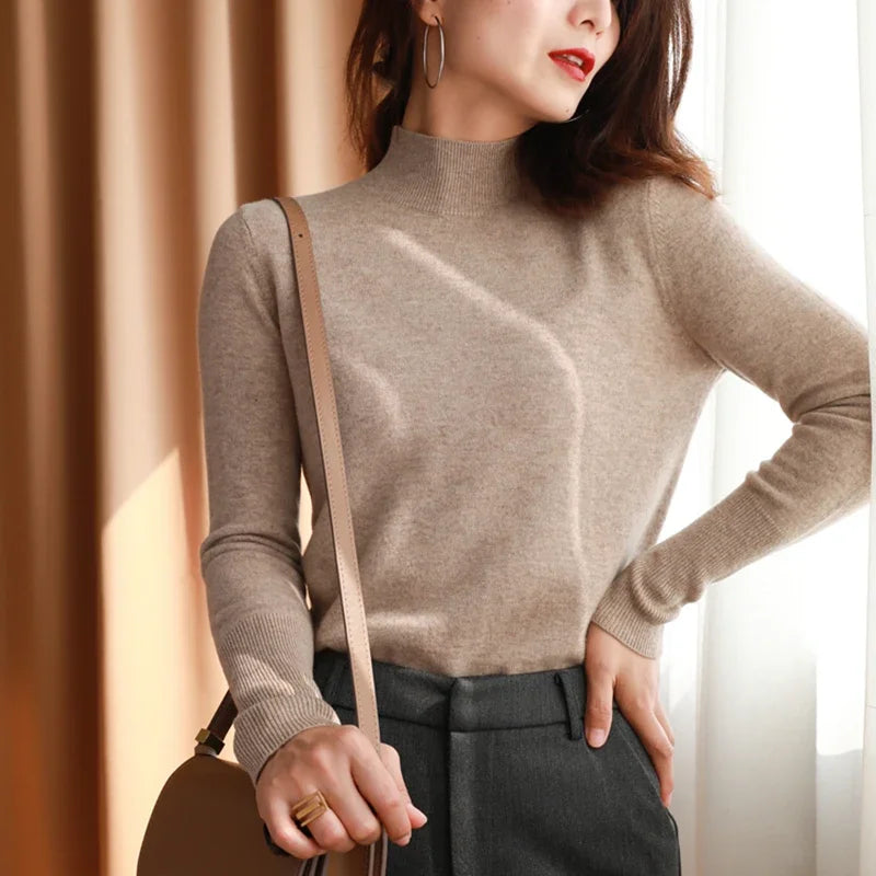 Women&#39;s Chic Turtleneck Sweater: Slim Fit, Soft Knit Pullover for Autumn/Winter