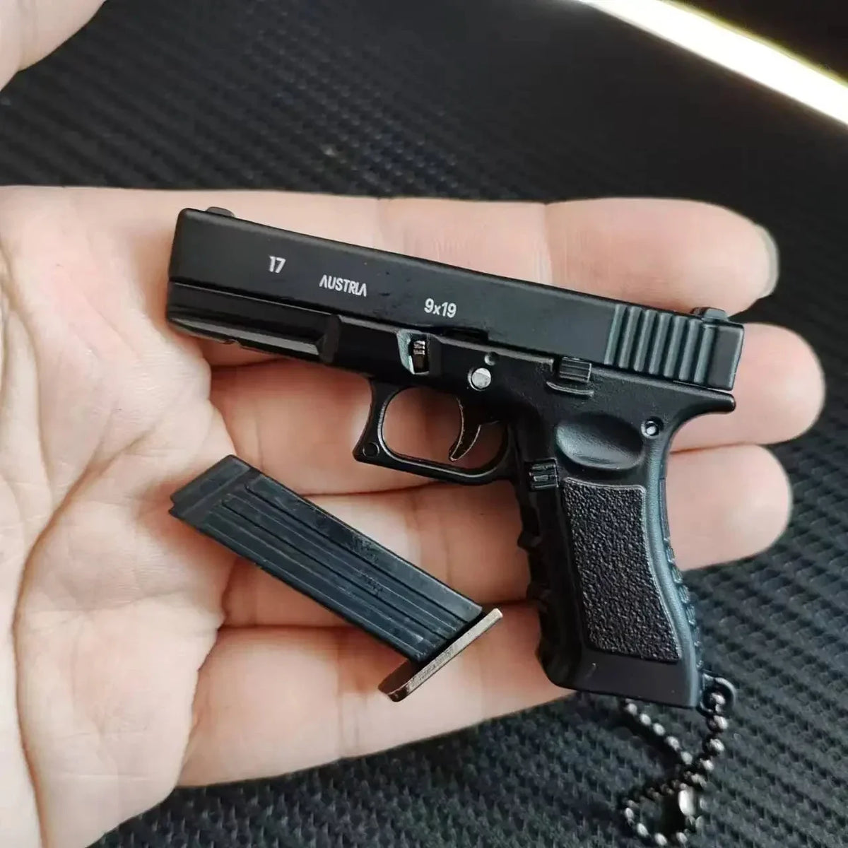 1:3 Scale Glock G17 Mini Pistol Model: Metal DIY Toy Keychain Pendant