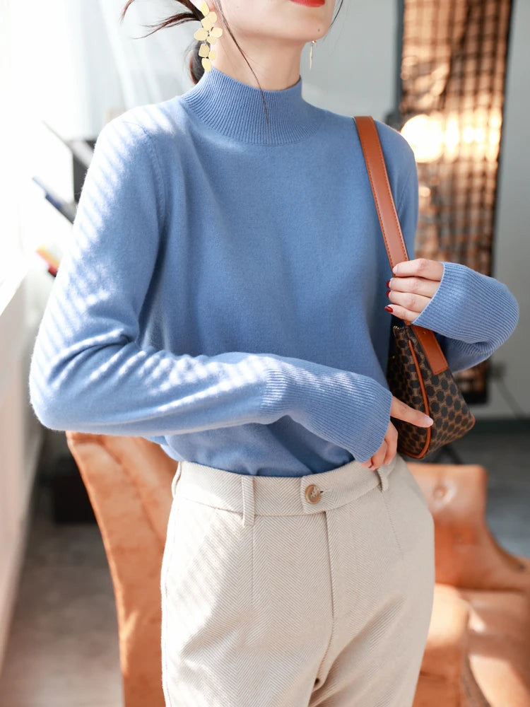 Women&#39;s Chic Turtleneck Sweater: Slim Fit, Soft Knit Pullover for Autumn/Winter