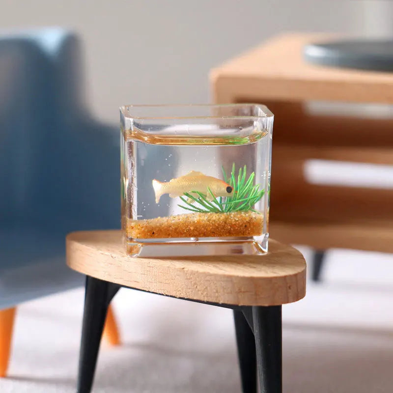 Miniature Fish Tank: Transparent Glass Acrylic Desk Ornament for Home and Office