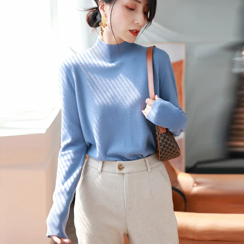 Women&#39;s Chic Turtleneck Sweater: Slim Fit, Soft Knit Pullover for Autumn/Winter