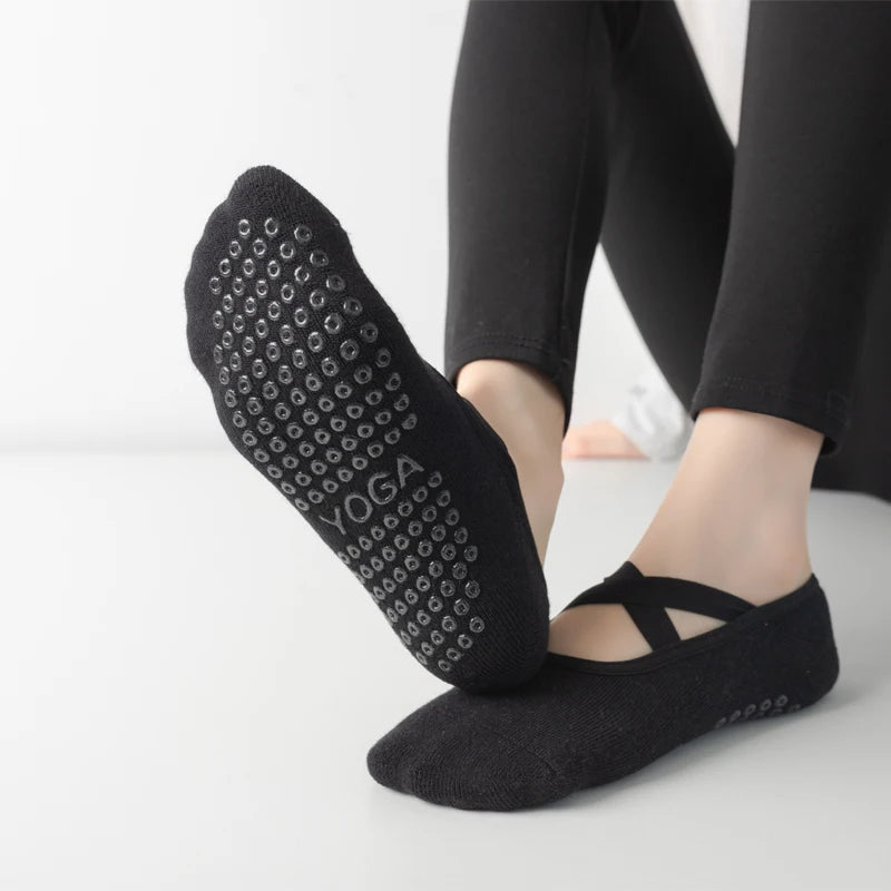 Women’s Breathable Non-Slip Yoga Socks – Towel Bottom &amp; Silicone Grip for Pilates