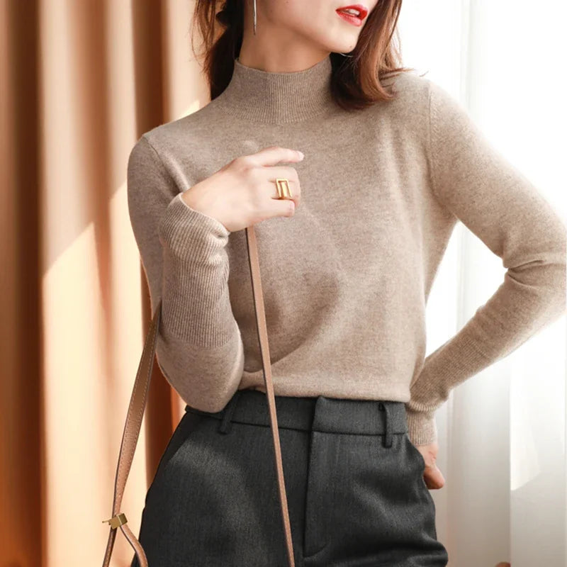 Women&#39;s Chic Turtleneck Sweater: Slim Fit, Soft Knit Pullover for Autumn/Winter