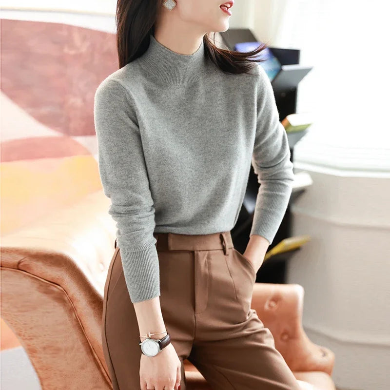 Women&#39;s Chic Turtleneck Sweater: Slim Fit, Soft Knit Pullover for Autumn/Winter