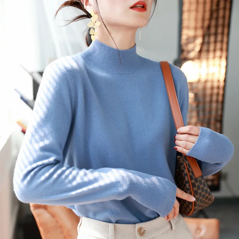 Women&#39;s Chic Turtleneck Sweater: Slim Fit, Soft Knit Pullover for Autumn/Winter