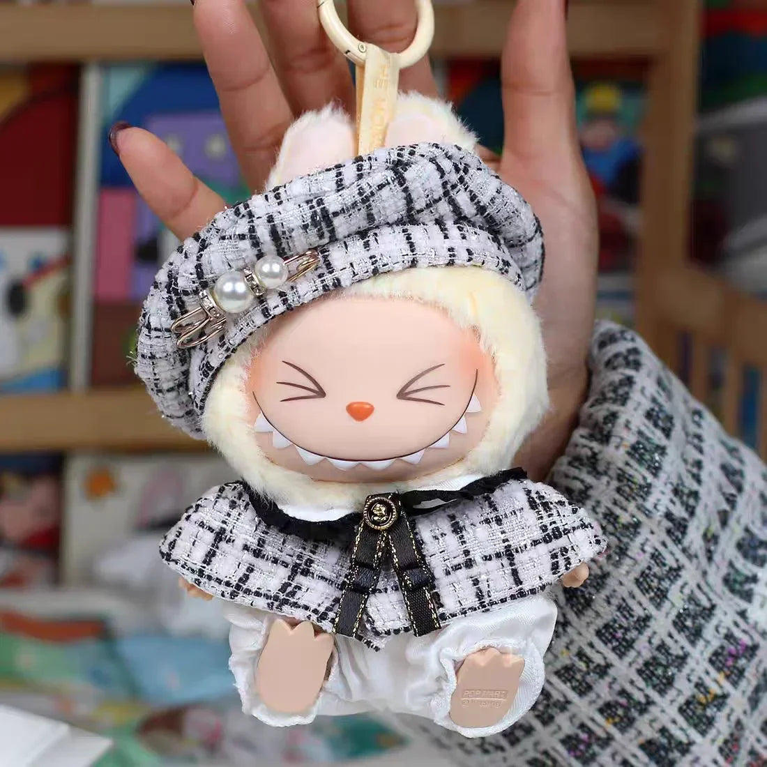 For 15cm Cute Labubu V1 V2 Mini Doll&#39;s Stylish Grid retro Cape With Beret Set Labubu Clothes Outfit Labubu Ropa Clothing Gift