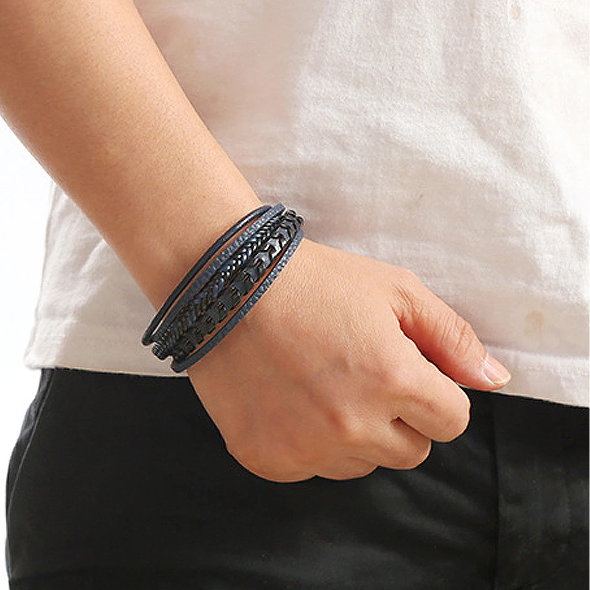 Men&#39;s Multi-Layered Vintage Leather Bracelet – Braided Rope Design with Alloy Magnetic Buckle
