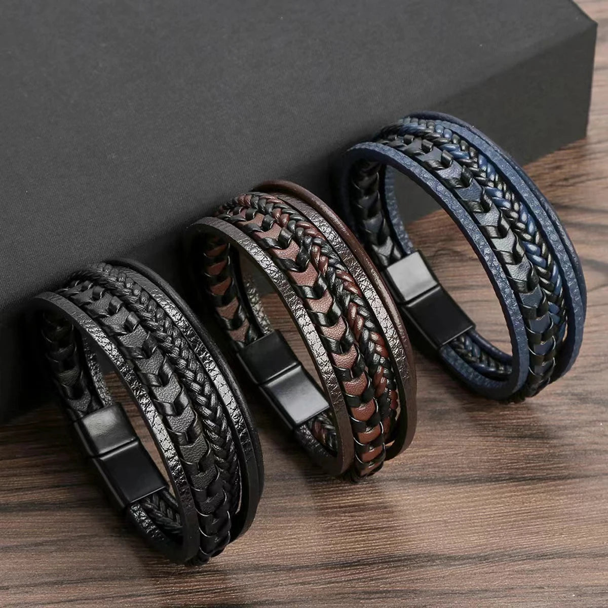 Men&#39;s Multi-Layered Vintage Leather Bracelet – Braided Rope Design with Alloy Magnetic Buckle