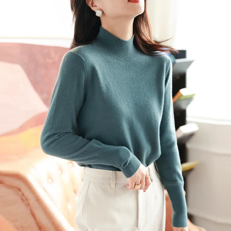 Women&#39;s Chic Turtleneck Sweater: Slim Fit, Soft Knit Pullover for Autumn/Winter