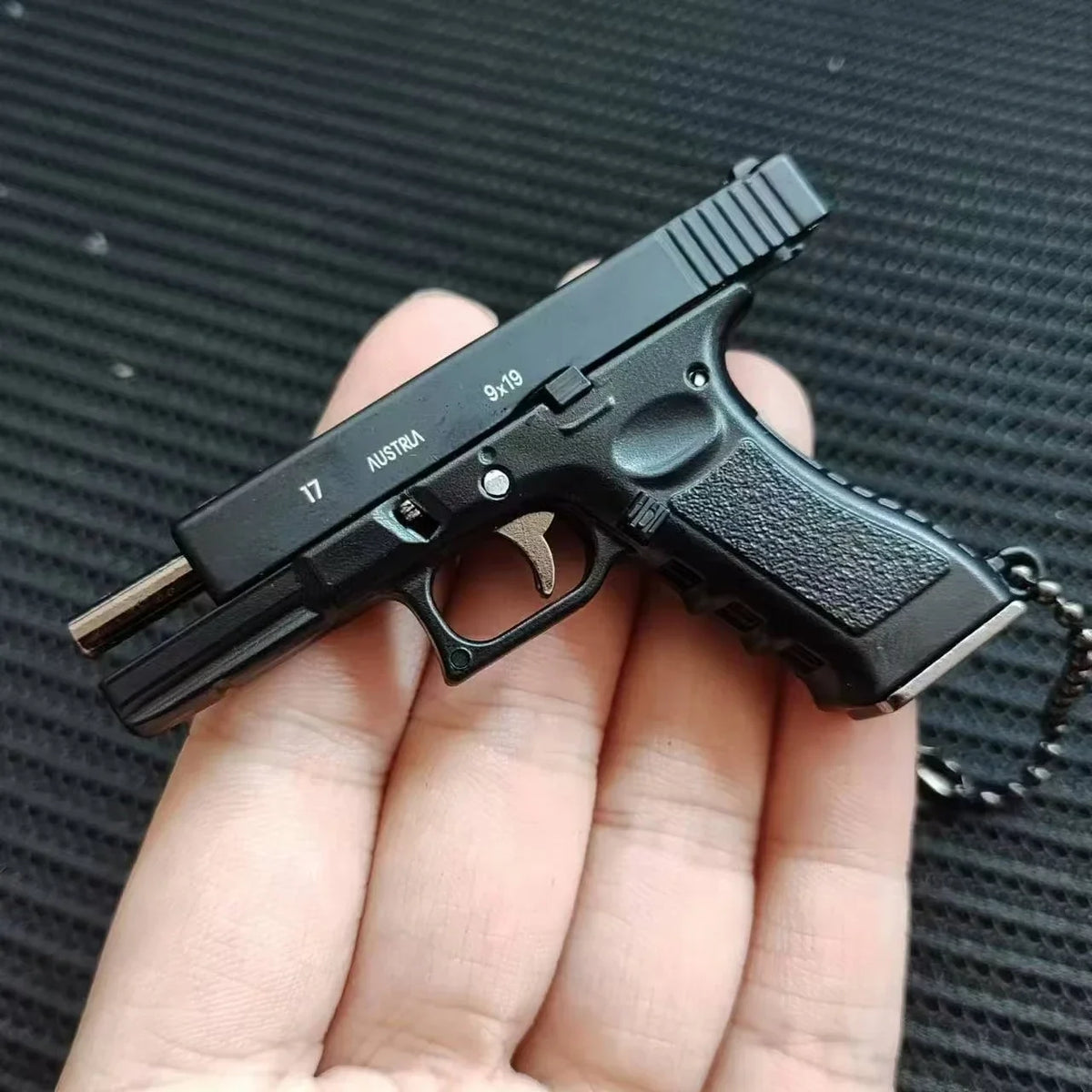 1:3 Scale Glock G17 Mini Pistol Model: Metal DIY Toy Keychain Pendant