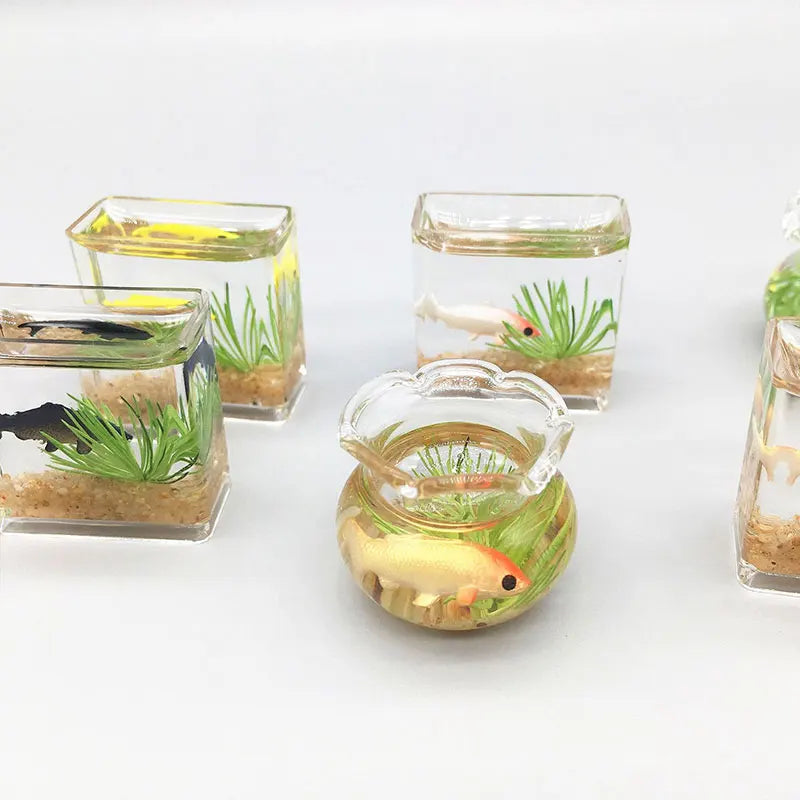 Miniature Fish Tank: Transparent Glass Acrylic Desk Ornament for Home and Office