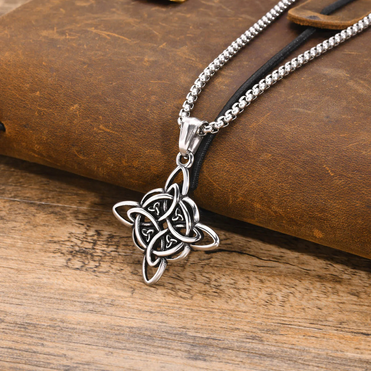 Vnox Vintage Celtic Knot Pendant Necklace for Men and Women, Stainless Steel Nordic Triquetra Amulet, Witches Knot Fashion Jewelry